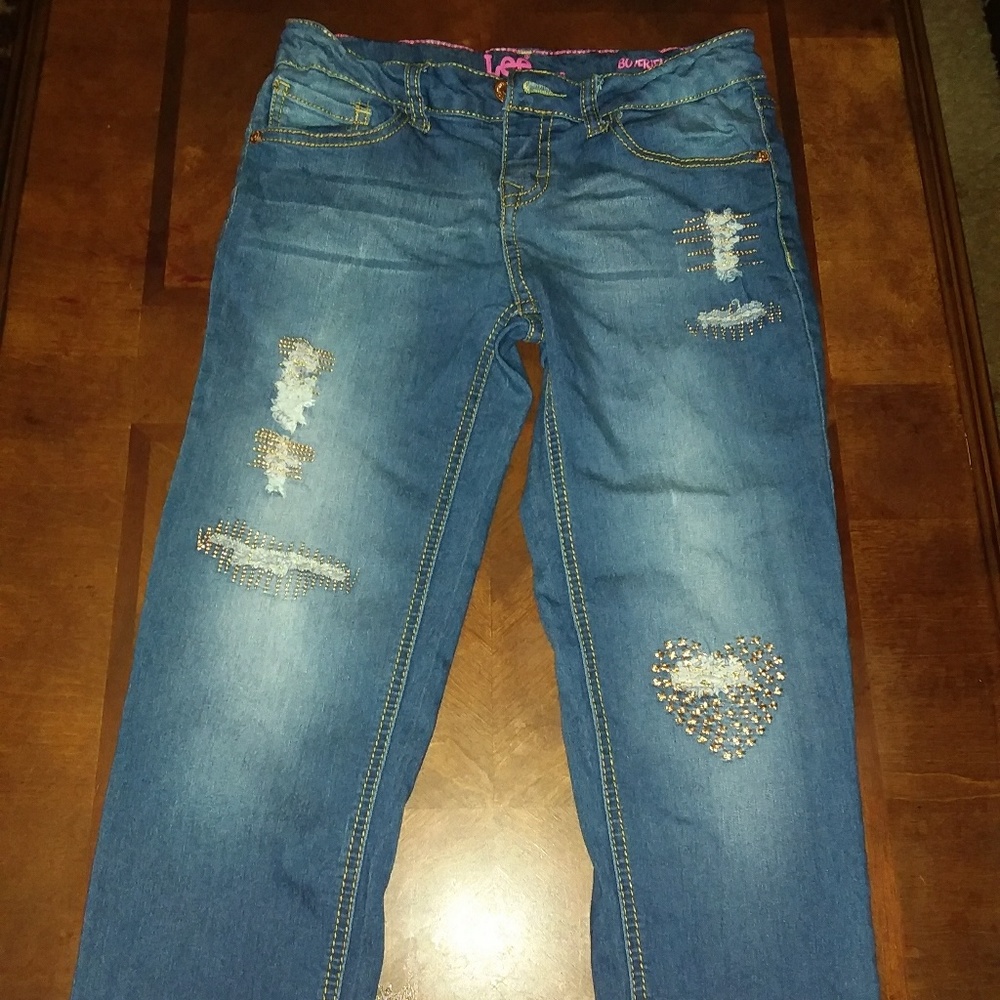 Girls boyfriend jeans.